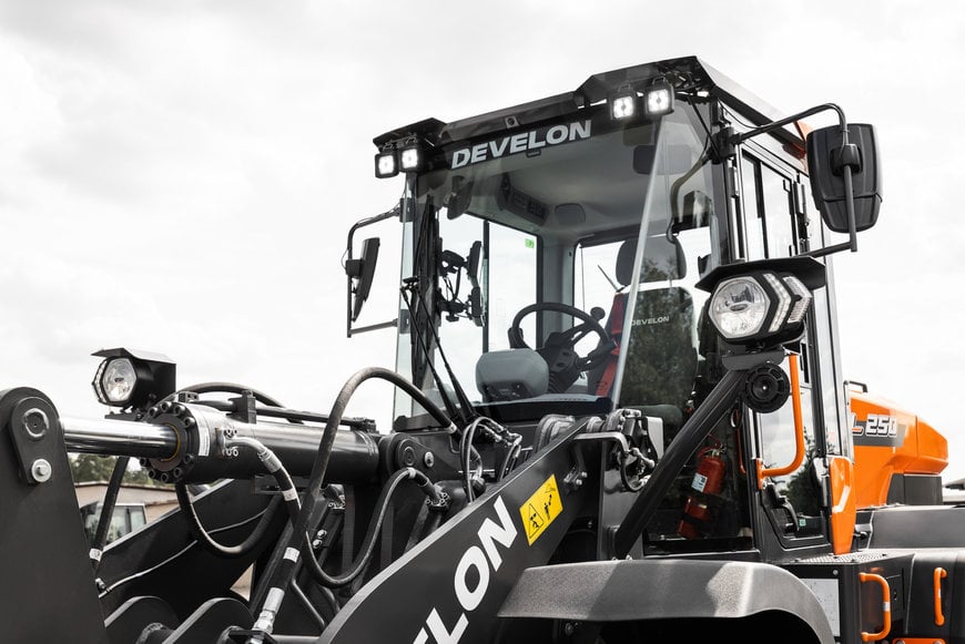Develon Enhances DL-7&nbsp;Wheel Loaders with New Features for Improved Performance and Comfort 